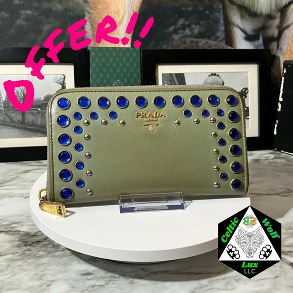 RARE PRADA ZIPPY JEWEL STUD STAFFIANO LEATHER WALLET. VERY HARD TO FIND. - Picture 1 of 17